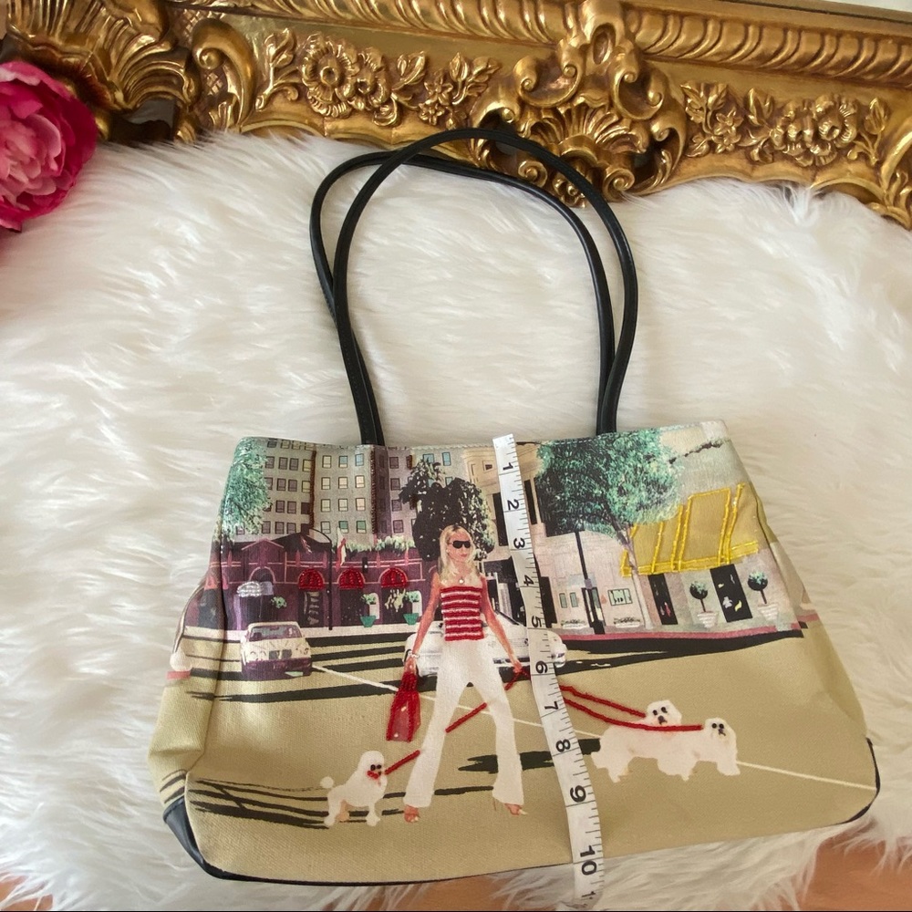 Bueno Woman Walking Dogs Shoulder Bag - Picture 7 of 11